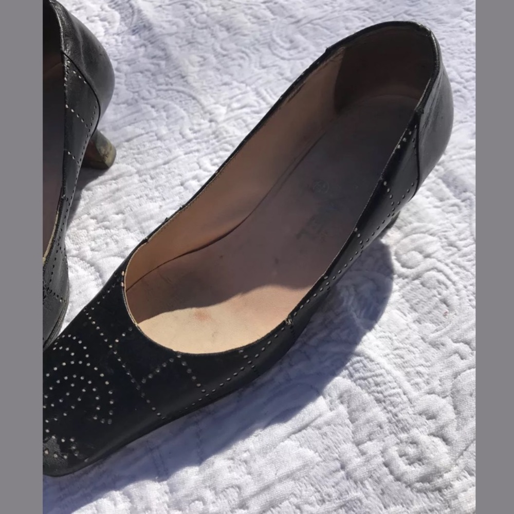 CHANEL Slip-On Black Leather Shoes US 6; EU 36 - Picture 6 of 8